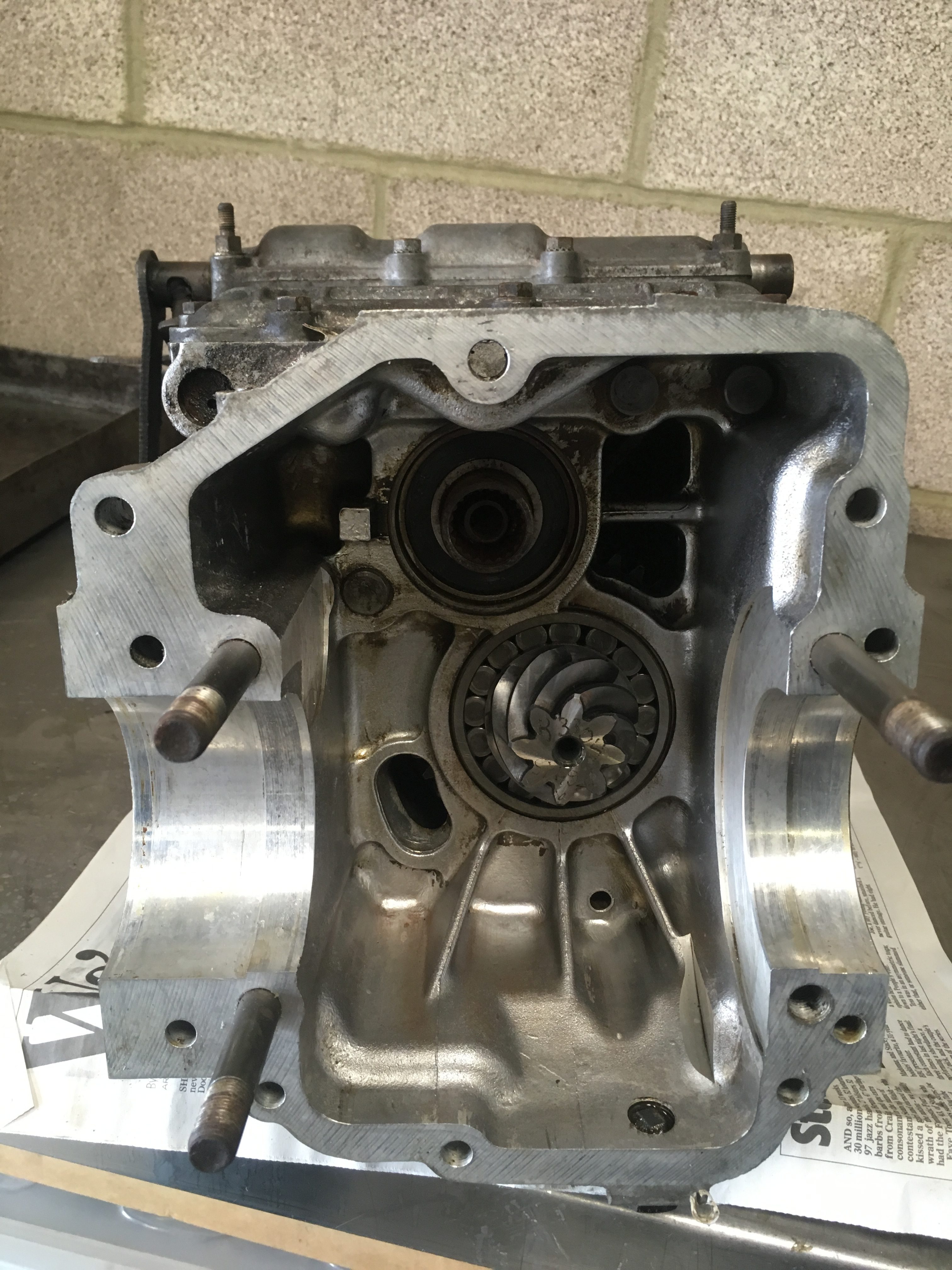 Lotus Esprit S3 Citroen gearbox input shaft replacement bell housing and diff removed - Esprit Engineering gearbox rebuilding service- S1 S2 S3 S3 Turbo